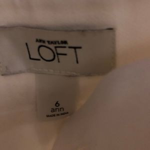 LOFT SIZE 6 WHITE DRESS PANTS